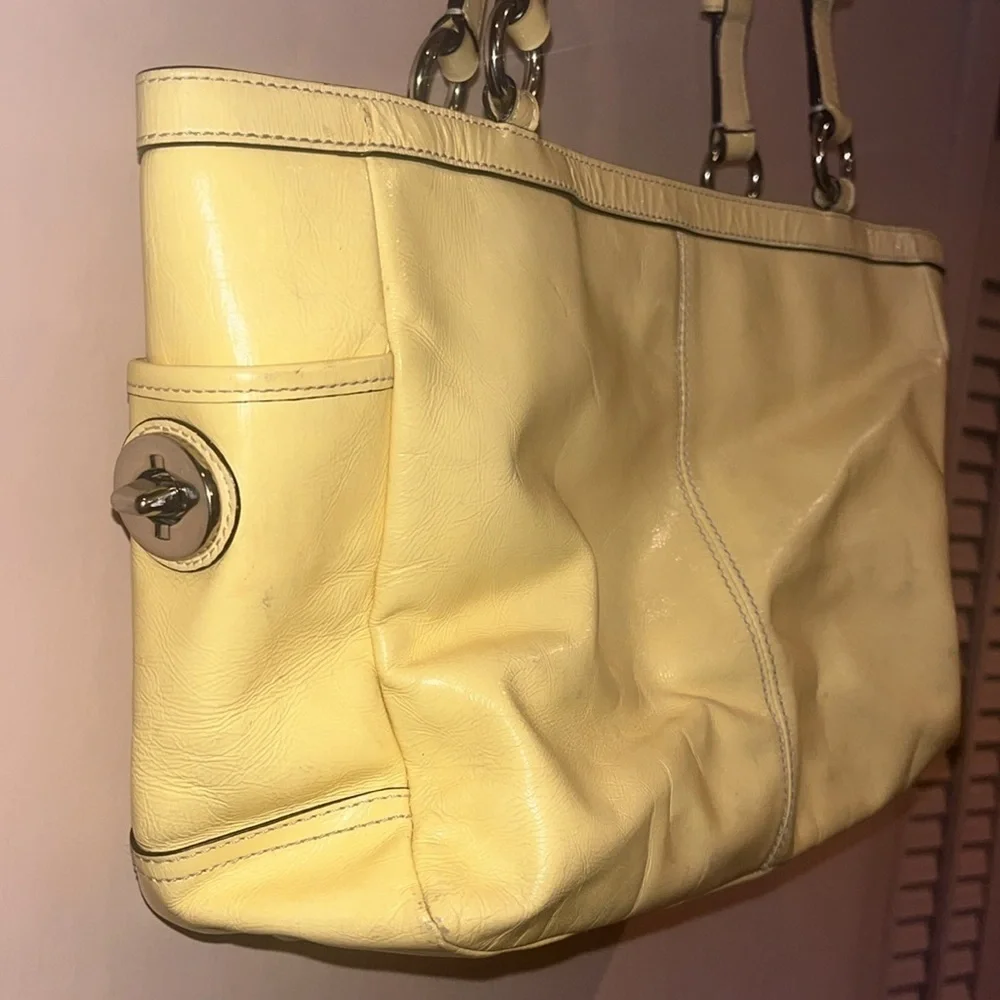 Coach yellow patent leather tote handbag/ preowned OS
